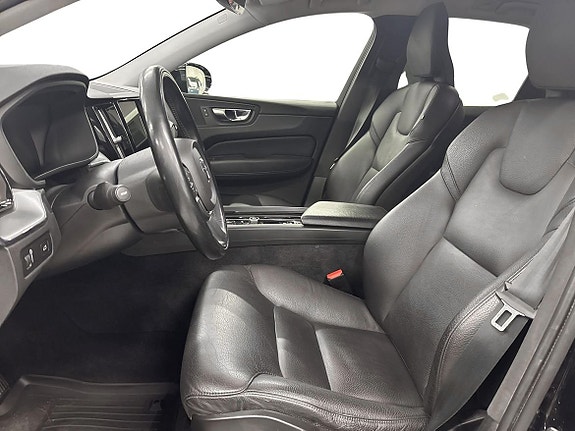 Volvo XC60 6 of 12