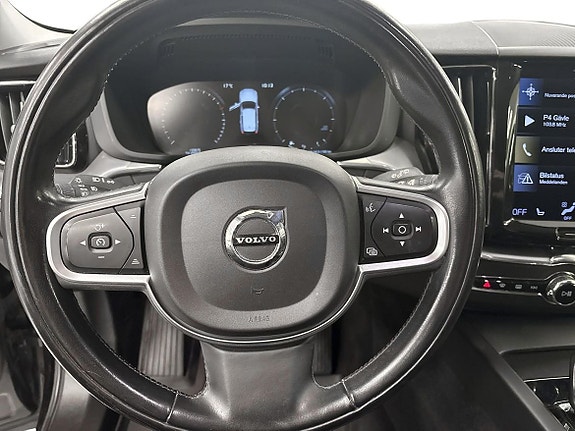 Volvo XC60 9 of 12