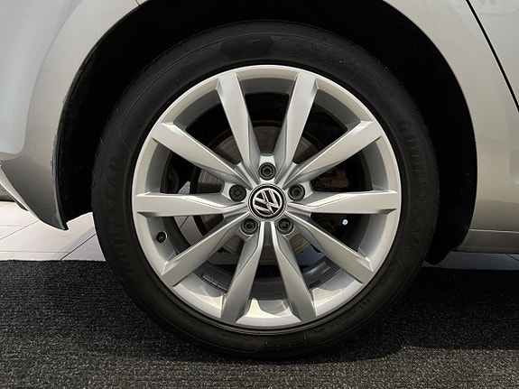 Volkswagen Golf VII 7 of 23