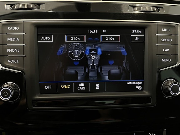 Volkswagen Golf VII 19 of 23