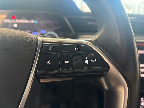 Audi e-tron 22 of 24