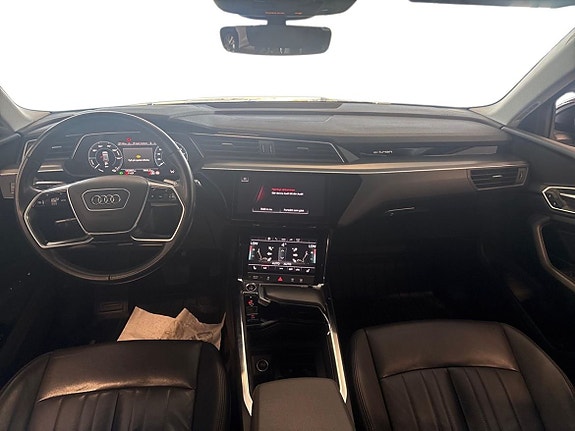 Audi e-tron 15 of 24