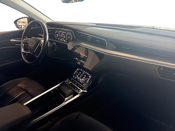 Audi e-tron 16 of 24