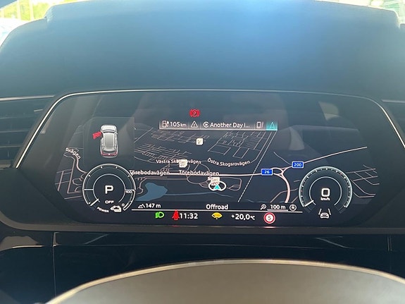 Audi e-tron 11 of 24