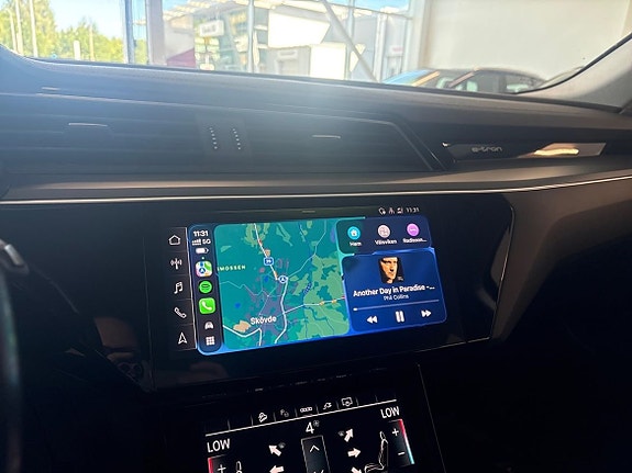 Audi e-tron 19 of 24