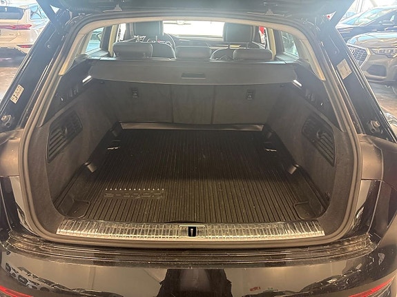 Audi e-tron 23 of 24