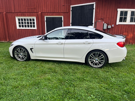 BMW 430i 3 of 5