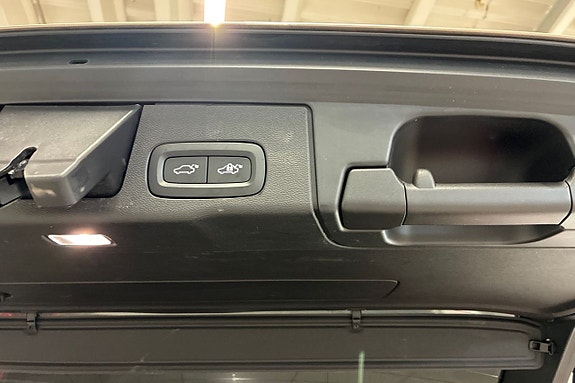 Volvo XC60 17 of 21