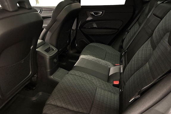 Volvo XC60 10 of 21
