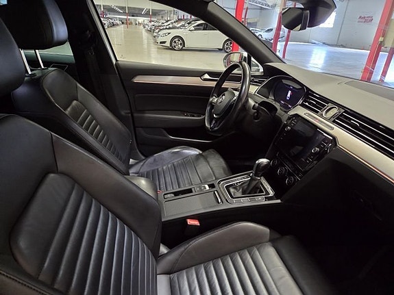 Volkswagen Passat Alltrack 4 of 5