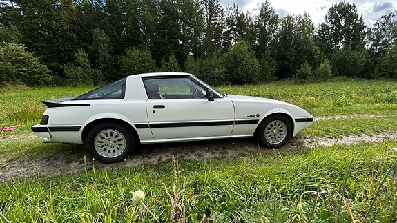 Mazda RX-7 2 of 5