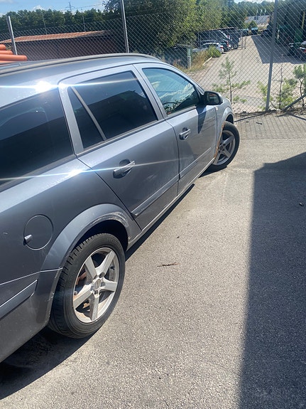 Opel Astra 2 of 5