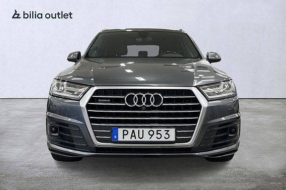 Audi Q7 9 of 24