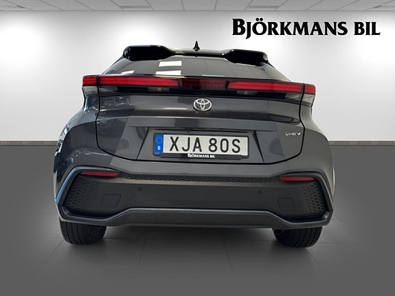 Toyota C-HR 5 of 19