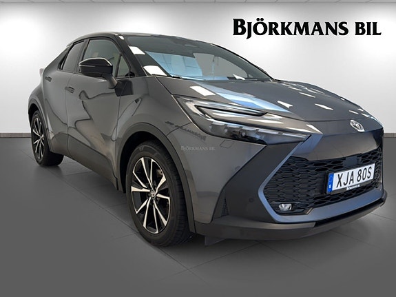 Toyota C-HR 3 of 19