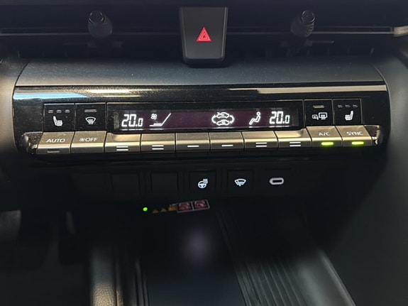 Toyota C-HR 13 of 19
