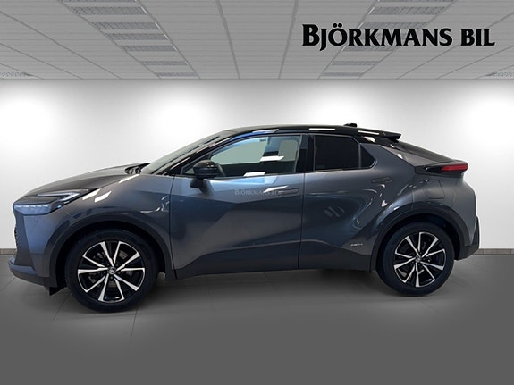 Toyota C-HR 4 of 19
