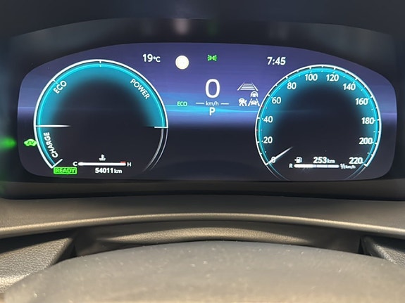 Toyota C-HR 10 of 19
