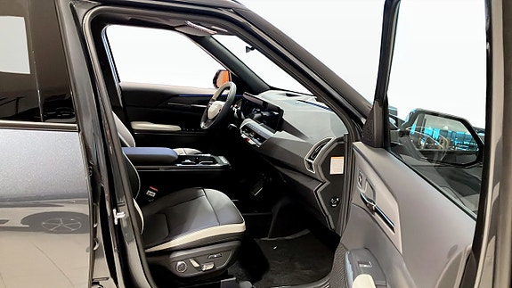 Kia EV5 3 of 5