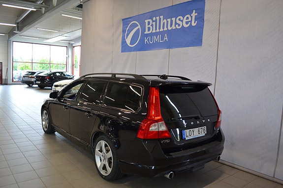 Volvo V70 3 of 5