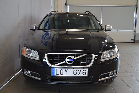 Volvo V70 4 of 5