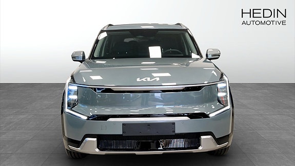 Kia EV9 8 of 12