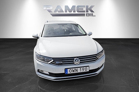 Volkswagen Passat 2 of 5