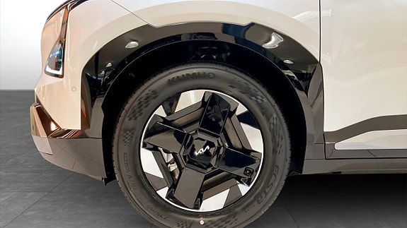Kia EV5 9 of 12