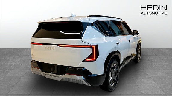 Kia EV5 2 of 5