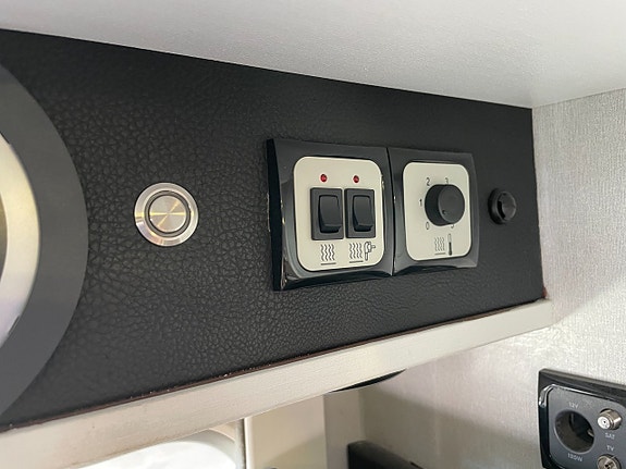 LMC 735 I Sportline Explorer / B-kort / Solcell / litium / Inverter /Taksäng / 21 of 25