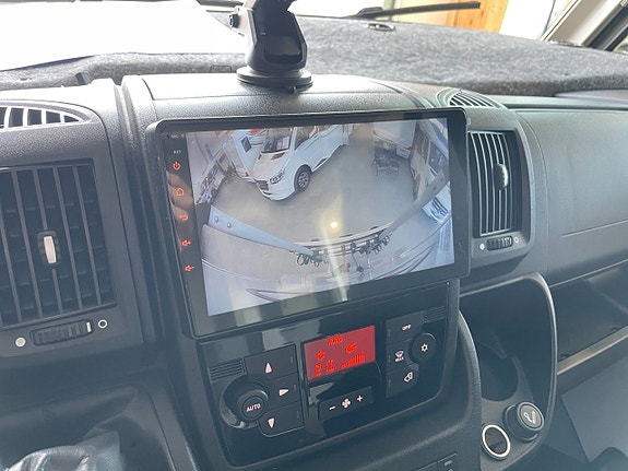 LMC 735 I Sportline Explorer / B-kort / Solcell / litium / Inverter /Taksäng / 25 of 25