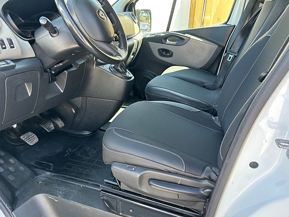Renault Trafic 3 of 11