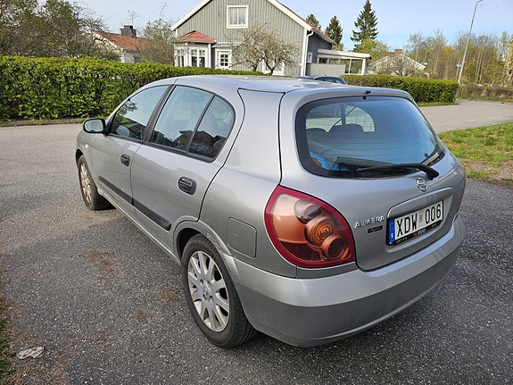 Nissan Almera 3 of 5