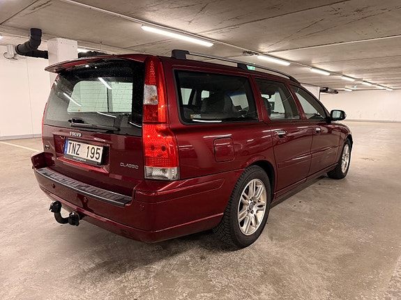 Volvo V70 4 of 5