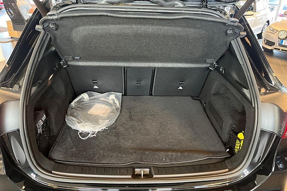 Mercedes-Benz EQA250 25 of 28