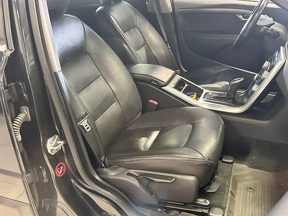 Volvo XC70 6 of 9