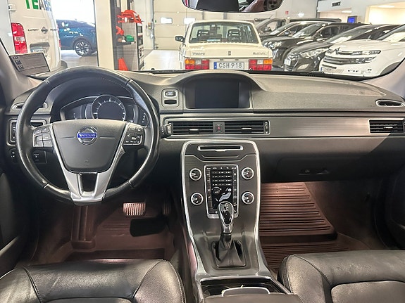 Volvo XC70 7 of 9