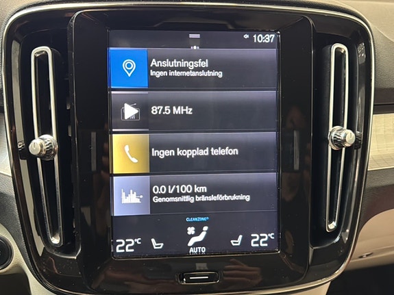 Volvo XC40 11 of 18