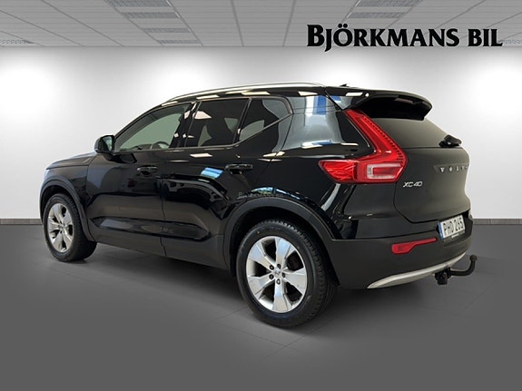 Volvo XC40 6 of 18