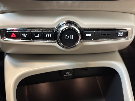 Volvo XC40 13 of 18