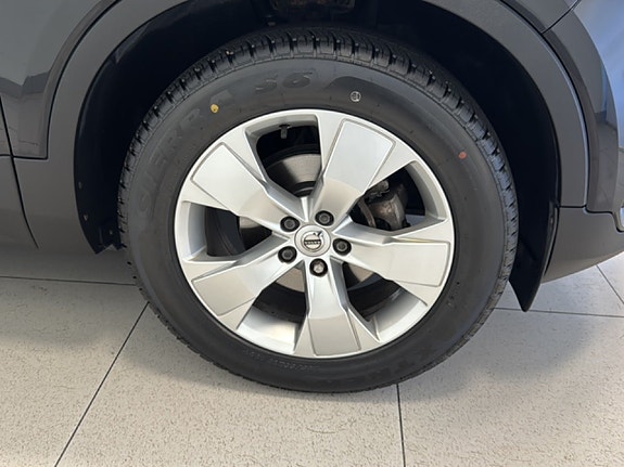Volvo XC40 15 of 18