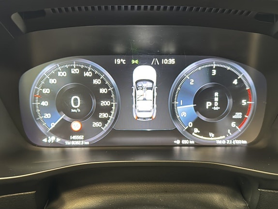 Volvo XC40 10 of 18