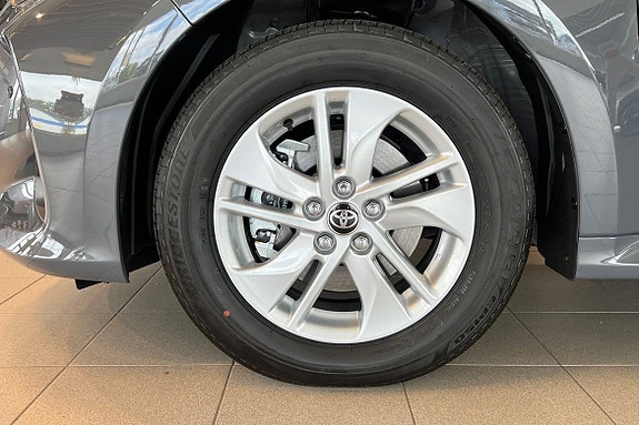 Toyota Yaris 15 of 20