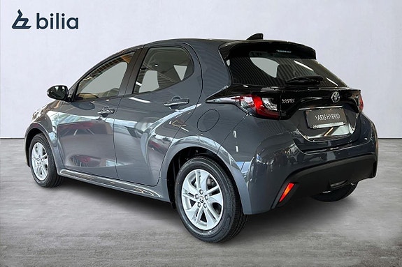 Toyota Yaris 2 of 5
