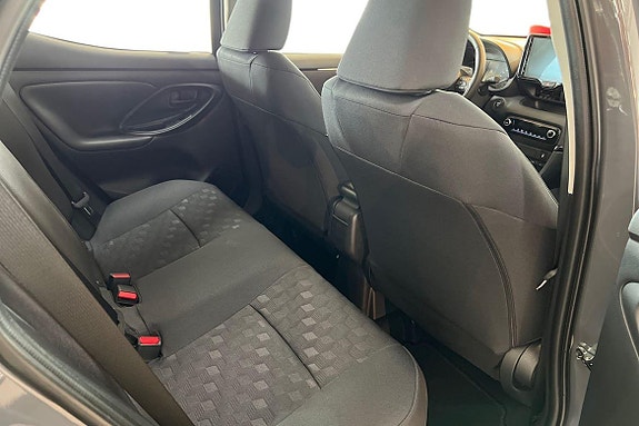 Toyota Yaris 7 of 20