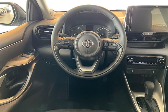 Toyota Yaris 9 of 20