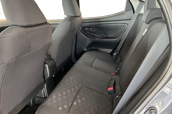Toyota Yaris 11 of 20