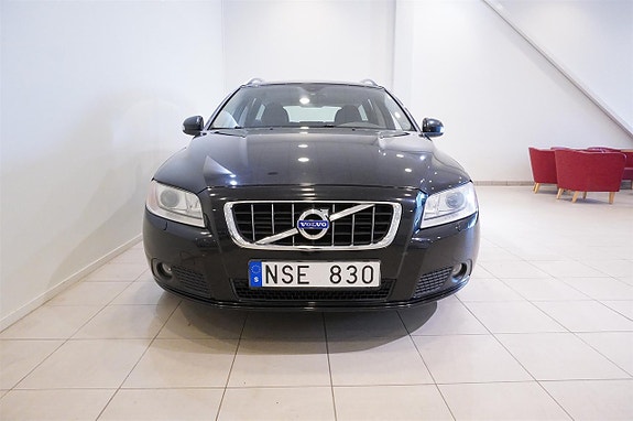 Volvo V70 3 of 5