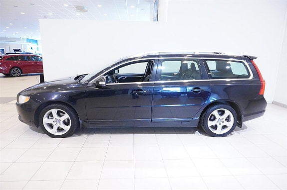 Volvo V70 2 of 5