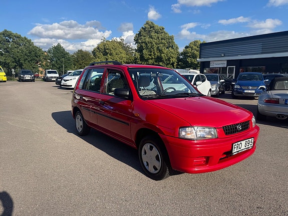 Mazda Demio 3 of 5